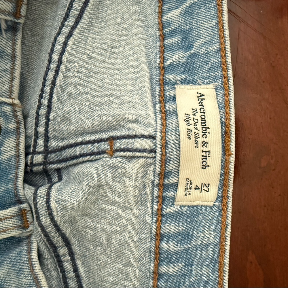 Abercrombie & Fitch Dad Shorts - Picture 3 of 3